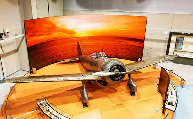 博多湾から引き揚げられた97式戦闘機（写真提供：筑前町立大刀洗平和記念館）
