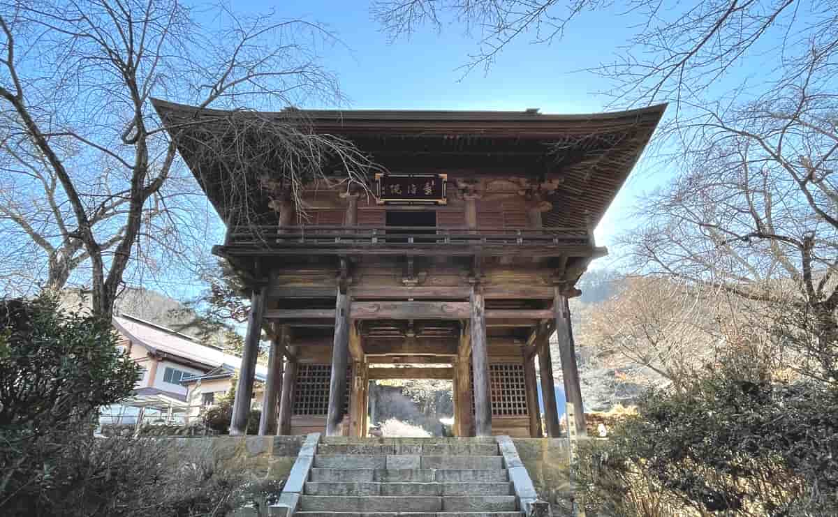 景徳院の山門