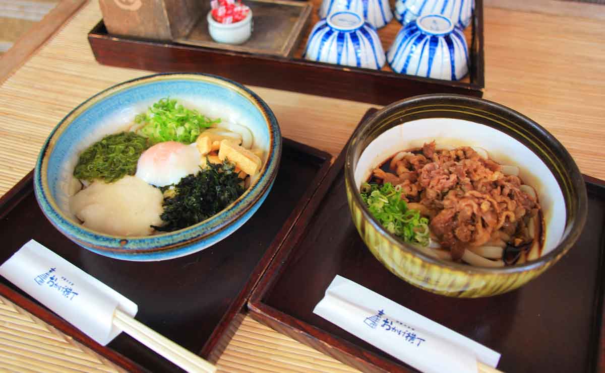 柔らかい牛肉にもタレをからませた松阪牛肉伊勢うどん