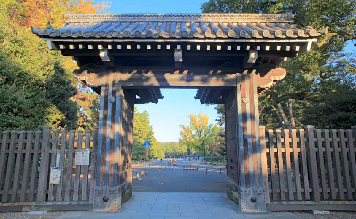 御所の乾御門