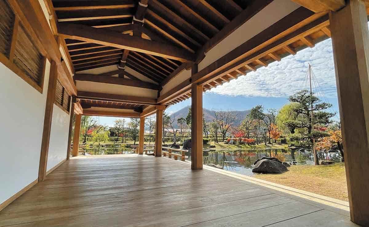 紫式部公園の釣殿