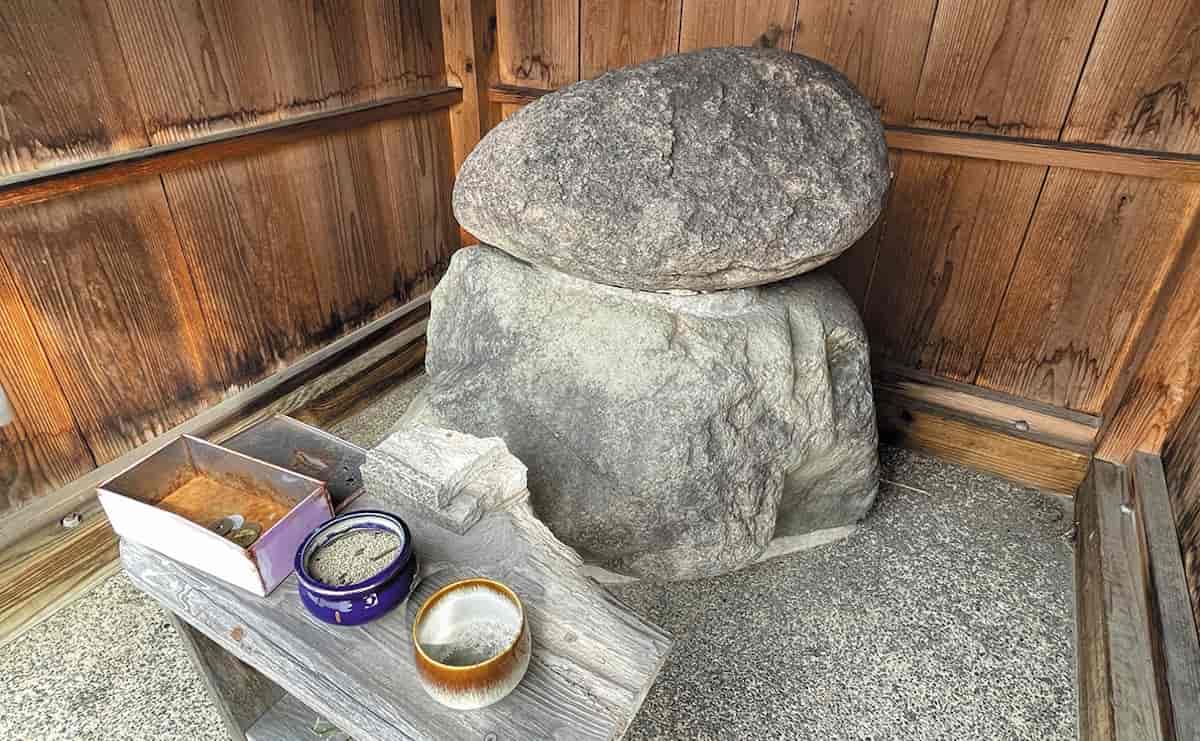護法石