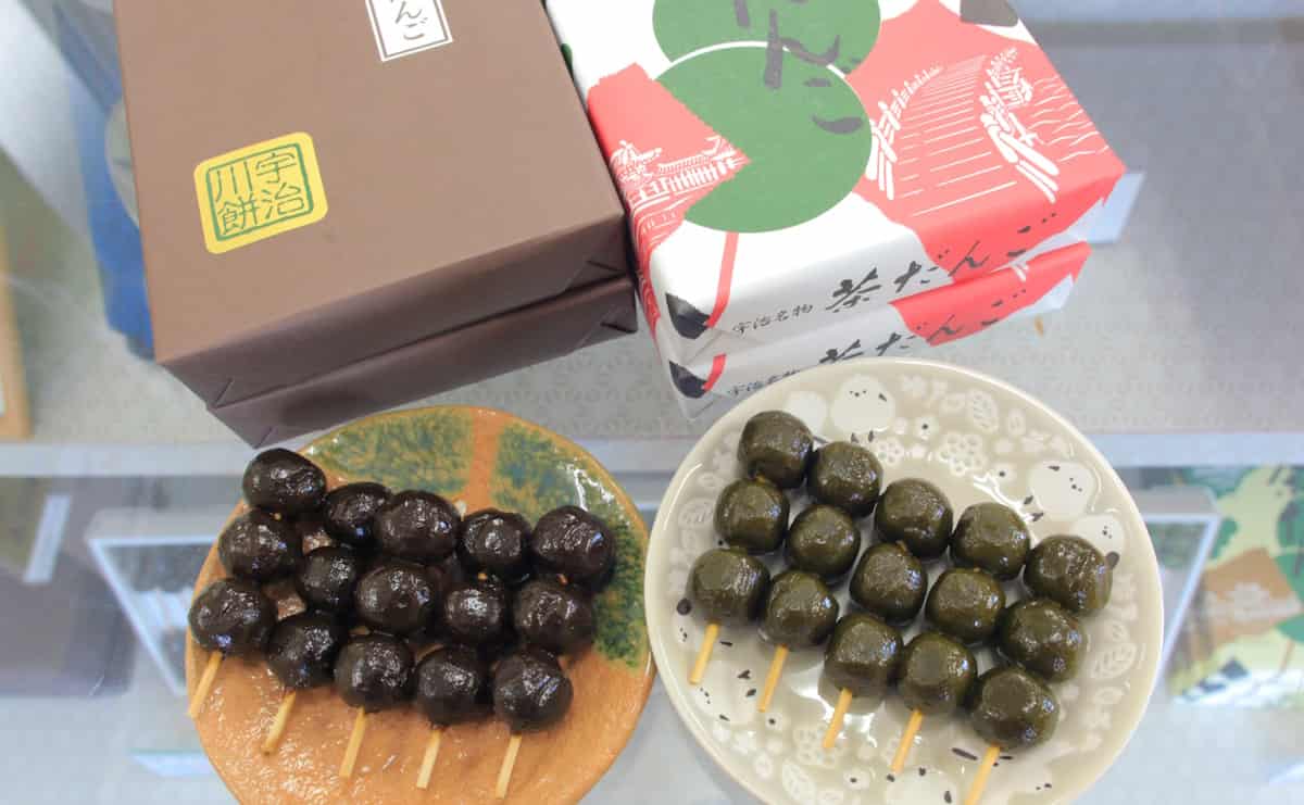 宇治川餅本店の茶だんご
