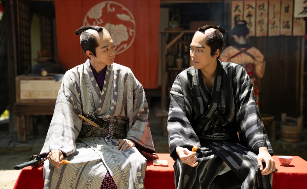 横山小平次（駒木根葵汰）と長谷川銕三郎
