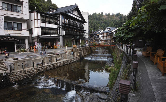 銀山温泉