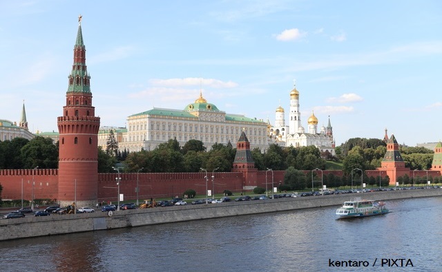 「閣僚を全員処刑せよ」プーチンが天国のスターリンに相談？ロシアの風刺小話「アネクドート」が鋭すぎる